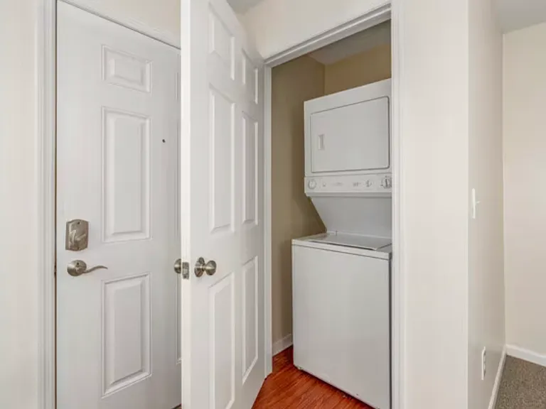Autumn Chase Apartments — Photo 16