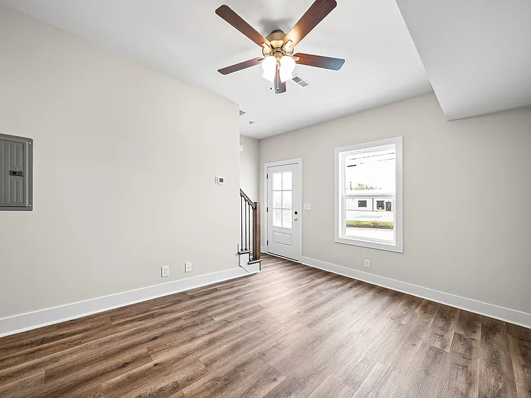 1035 Sinclair Dr #3B — Photo 5