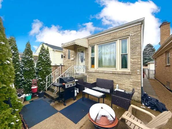 6951 W Montrose Ave, Harwood Heights, IL 60706