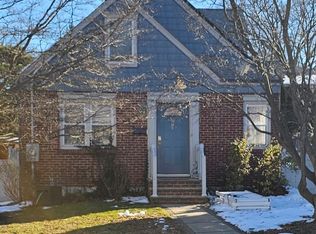 80 Deepdale Pkwy, Albertson, NY 11507