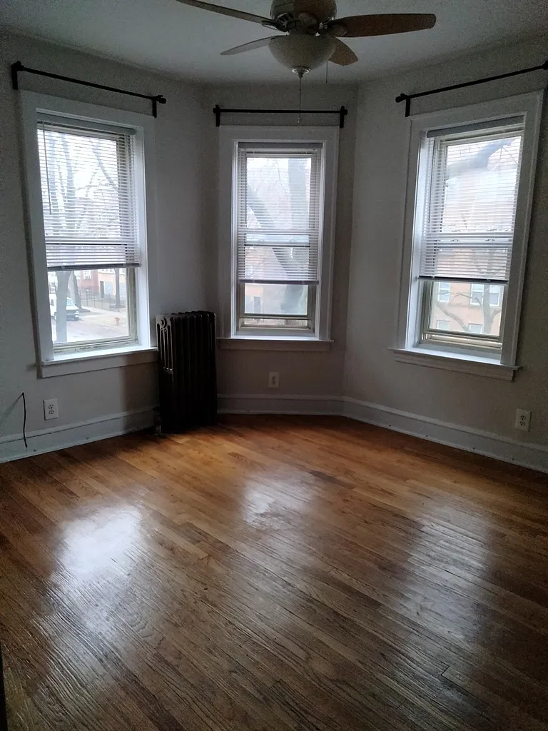 1 bed, 700 sqft, $1,500 — Photo 2