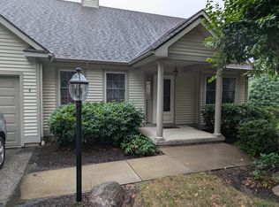 4 Chestnut Ln #4, Niantic, CT 06357