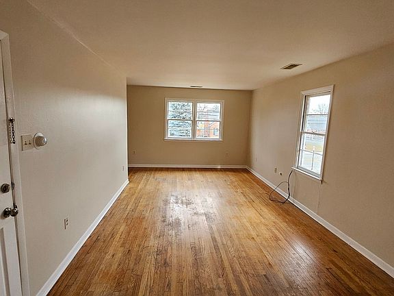 5th image of 1337 Salem Ave #1-2