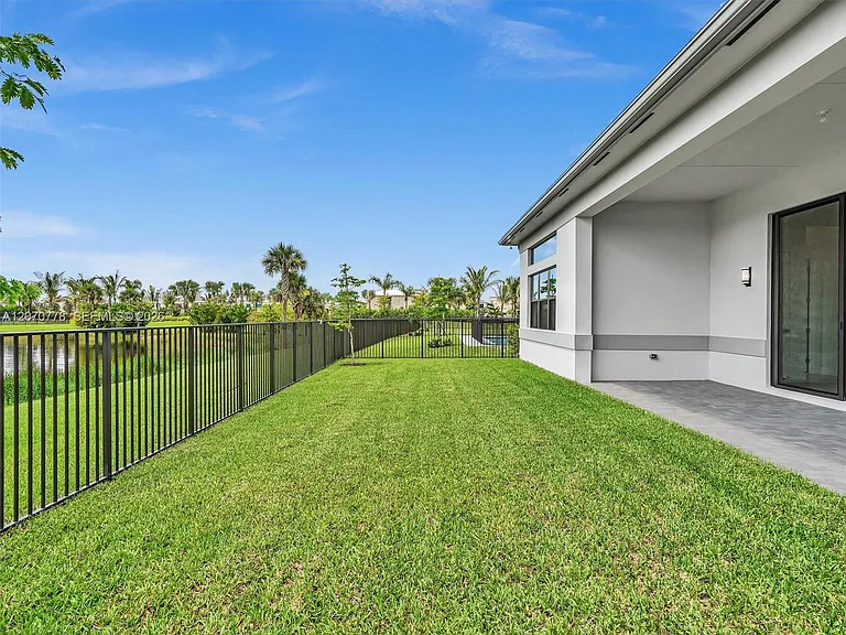 10032 Stockrun Dr — Photo 20