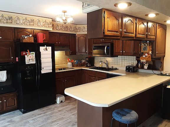 4th image of 501 E 32nd St