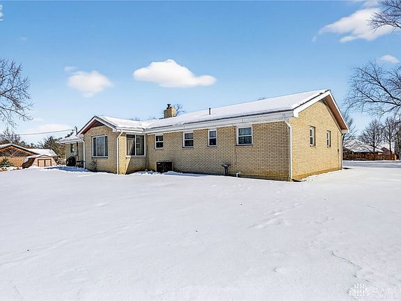 3rd image of 1025 Helke Rd