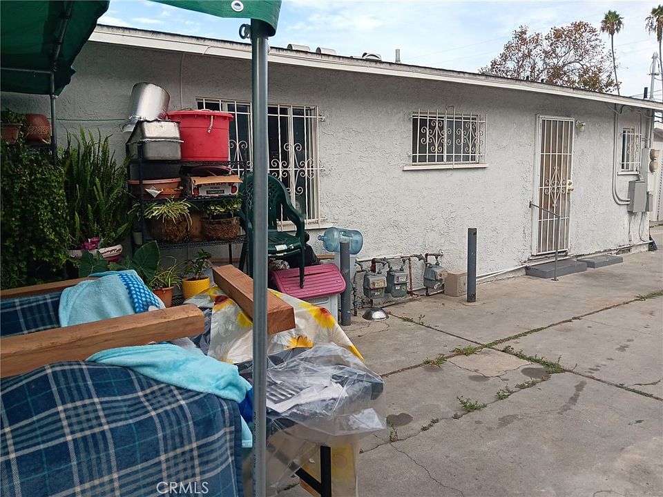 2nd image of 415 W 95th St