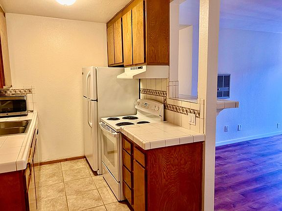 4th image of 5051 La Jolla Blvd Unit 304