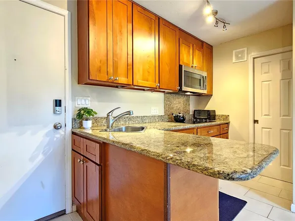 1459 Pele St APT 203, Honolulu, HI 96813