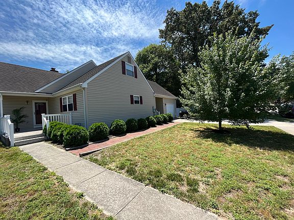 3rd image of 1400 Saint Matthews Dr