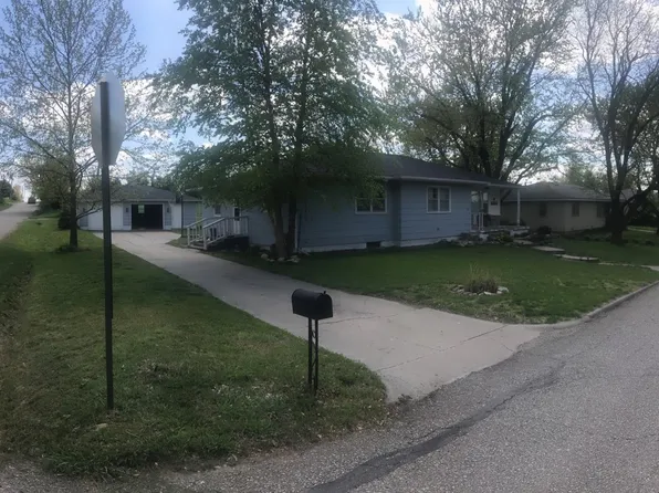 319 E Franklynn St, Herington, KS 67449