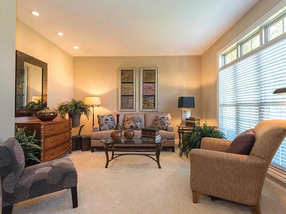 4th image of 3512 Village Club Dr