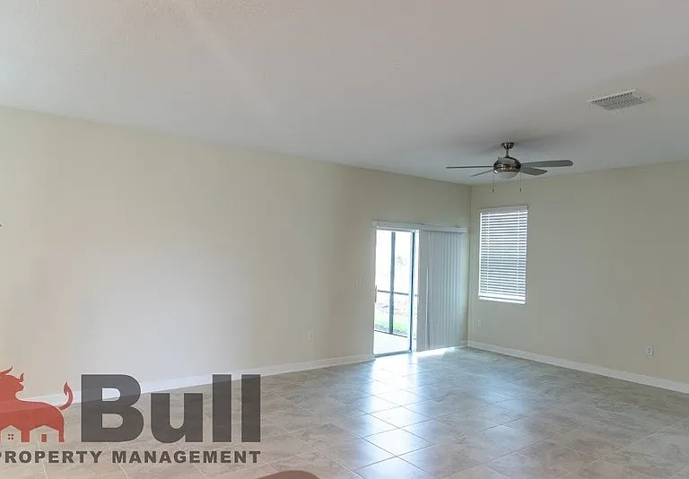 11931 Hometown Pl — Photo 12
