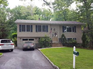 49 Siek Rd, Kinnelon, NJ 07405