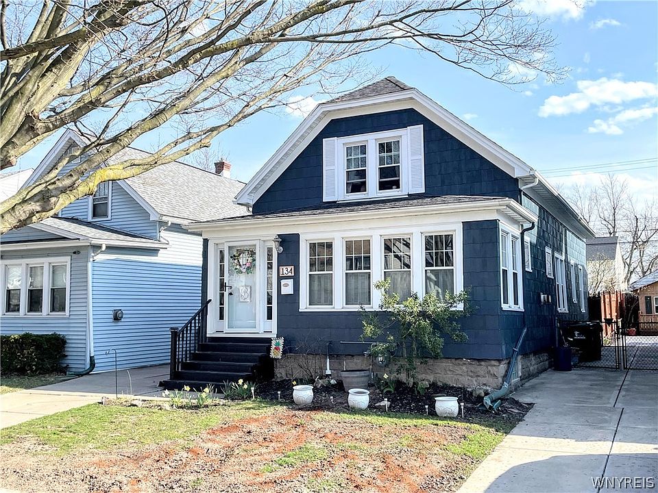 1st image of 134 Henderson Ave