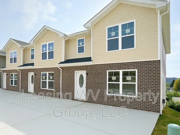 159 Christian Ct, Hurricane, WV