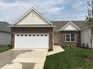 33 Autumn Ridge Dr, O Fallon, MO 63366