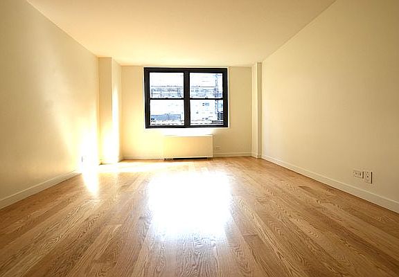 5th image of 333 E 49th St APT 7R