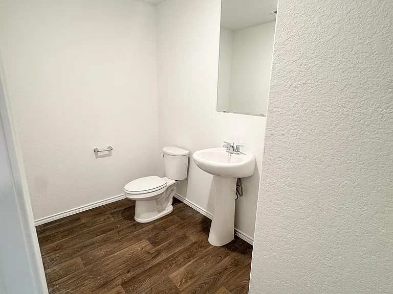 1436 Sequoia Park — Photo 7