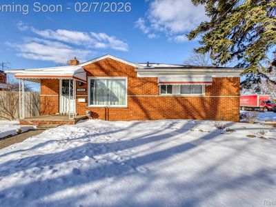 24831 Cottage Ln, Warren, MI, 48089