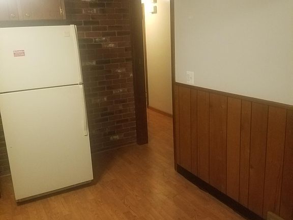 4th image of 156 W Winspear Ave #1