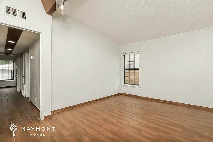 314 Surrels Ave — Photo 3