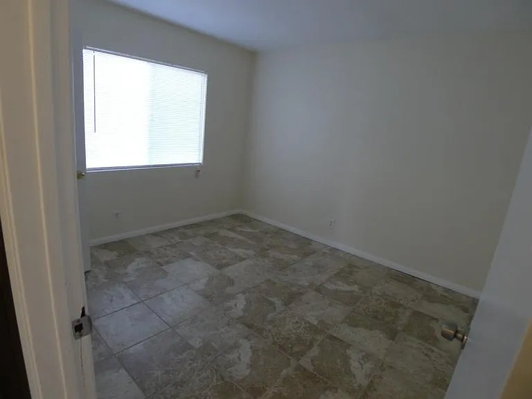 514 Grand Ave #D — Photo 4
