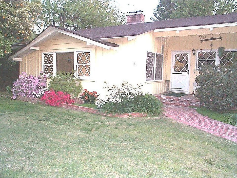 1st image of 22624 Calvert St