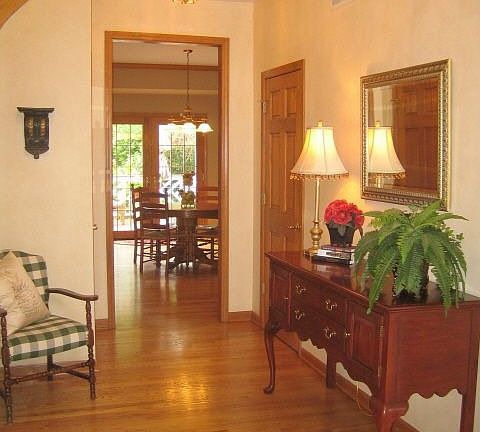 2nd image of 179 Macintosh Ct