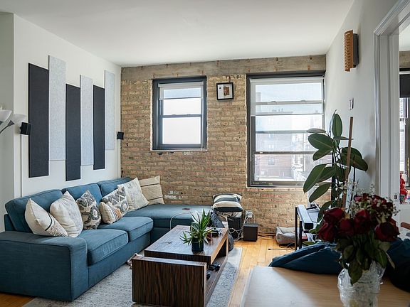 4th image of 4630-4632 N Beacon St #4630-2E