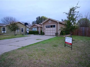 1400 Forest Valley Dr, Arlington, TX 76018