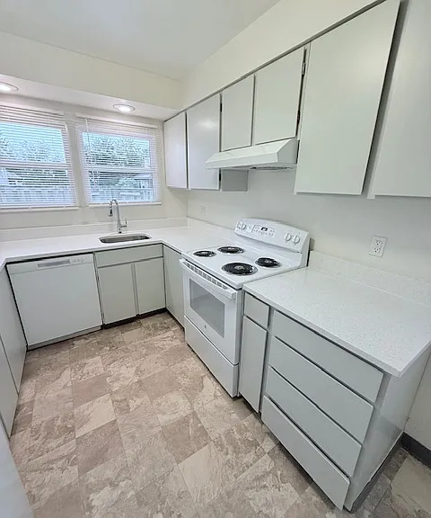 2101 SW Camelot Ct — Photo 14