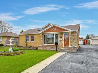6105 W 82nd Pl, Burbank, IL 60459