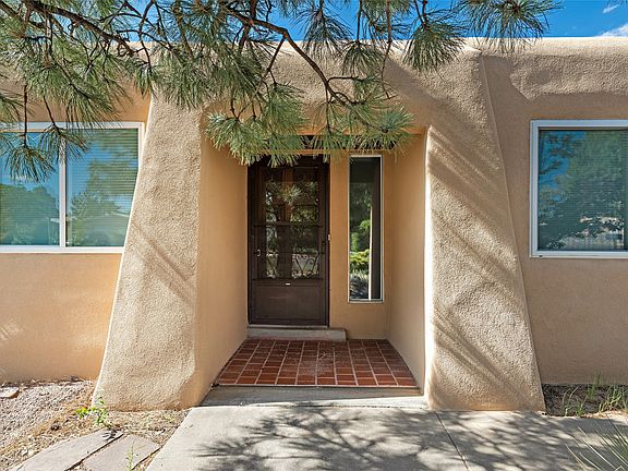 2nd image of 2607 Calle Primavera