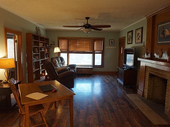 5th image of 405 NE 8th St
