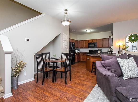 5th image of 25843 Maritime Cir S