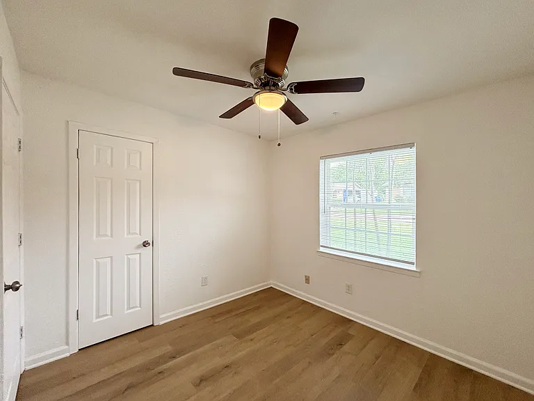 1304 Curtis Dr — Photo 23