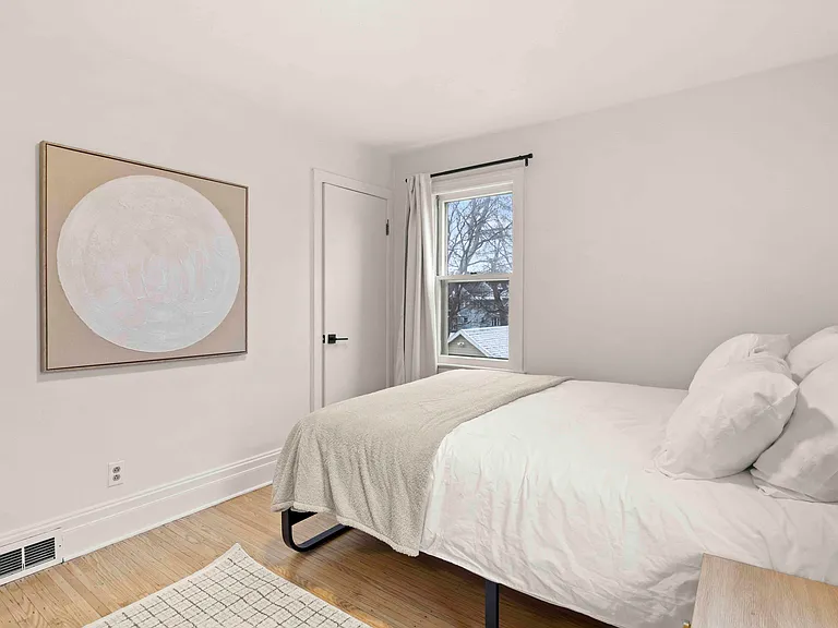 1850 E Main St #2 — Photo 10