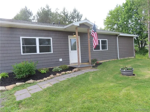 10248 Clarksburg Rd N, Eden, NY 14057