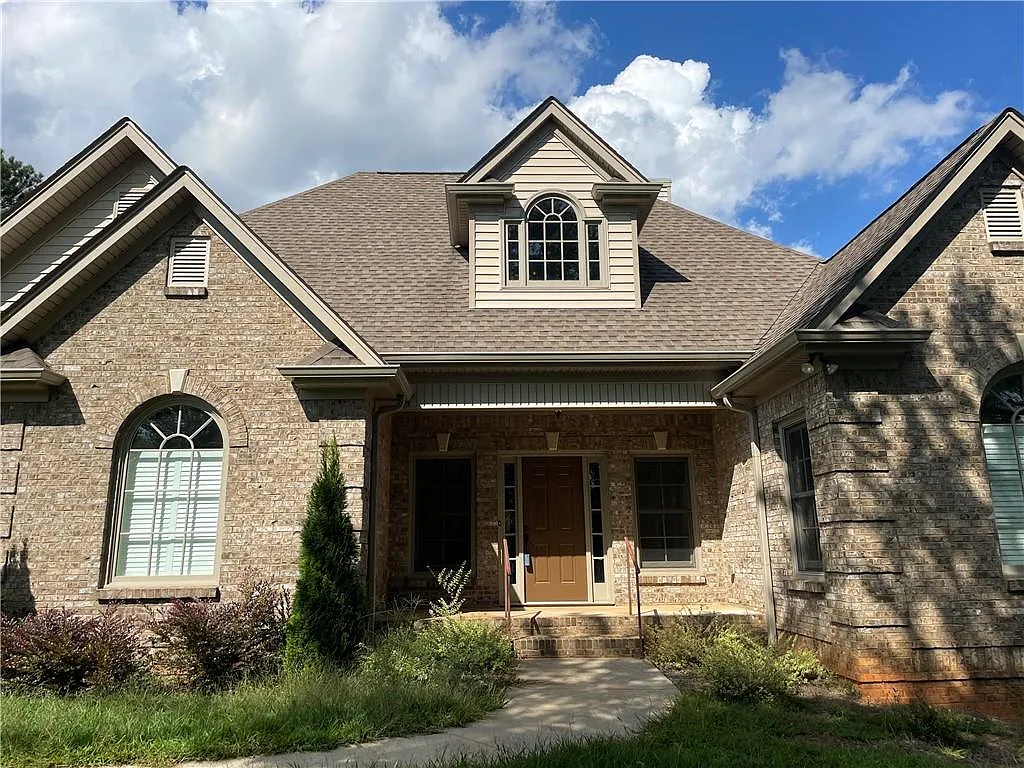 5 bed, 3.0 bath, 5476 sqft, $3,500 — Photo 3