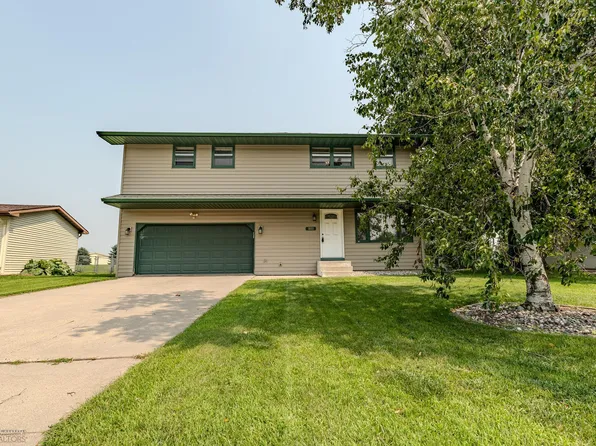 1922 13th Ave N, Moorhead, MN 56560