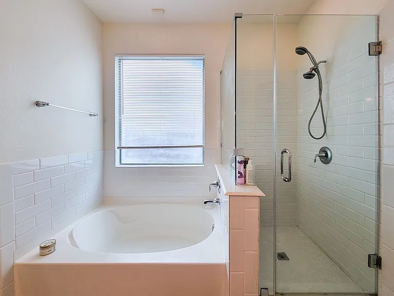 5046 Longlane Dr — Photo 32