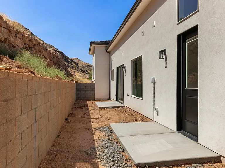 458 N 250 E — Photo 22