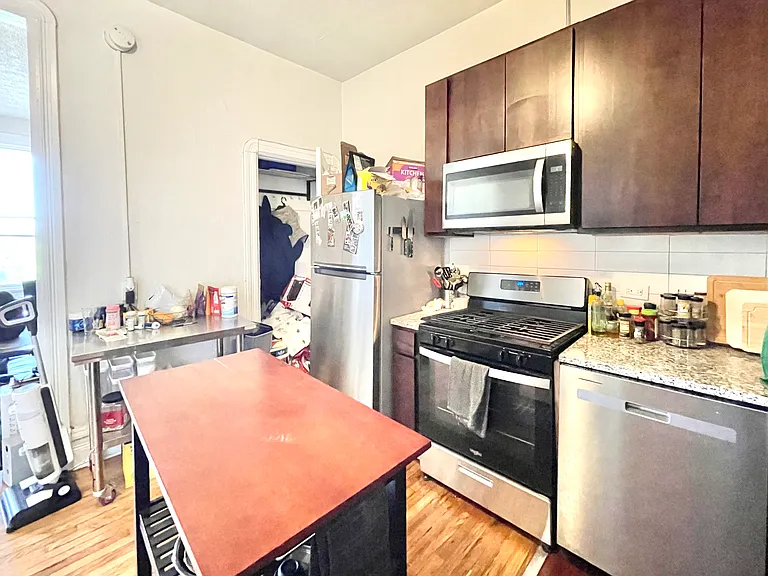 1359 W Chicago Ave #C2 — Photo 7