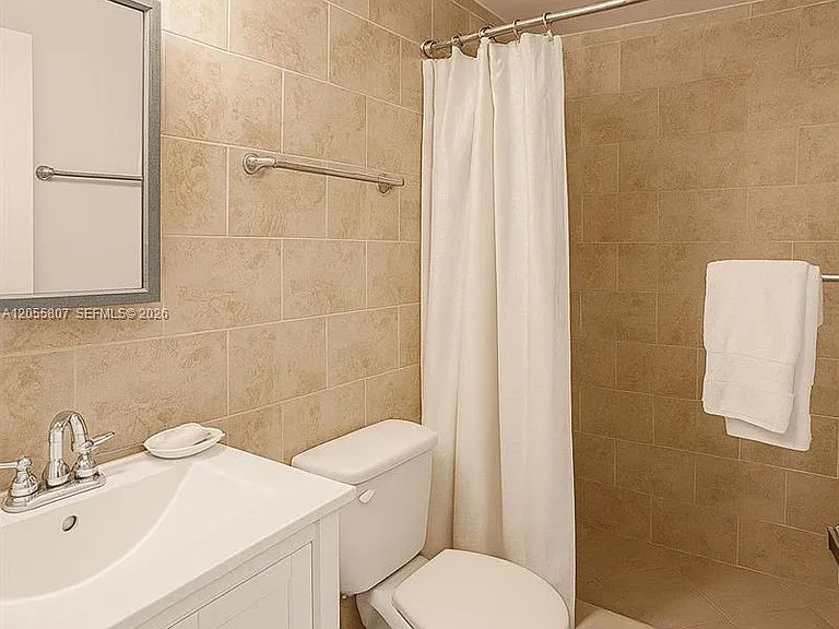 905 Brickell Bay Dr #1022 — Photo 9