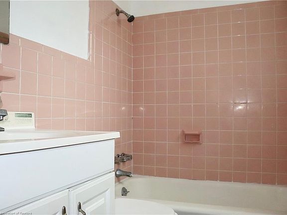 5th image of 774 Hibiscus St
