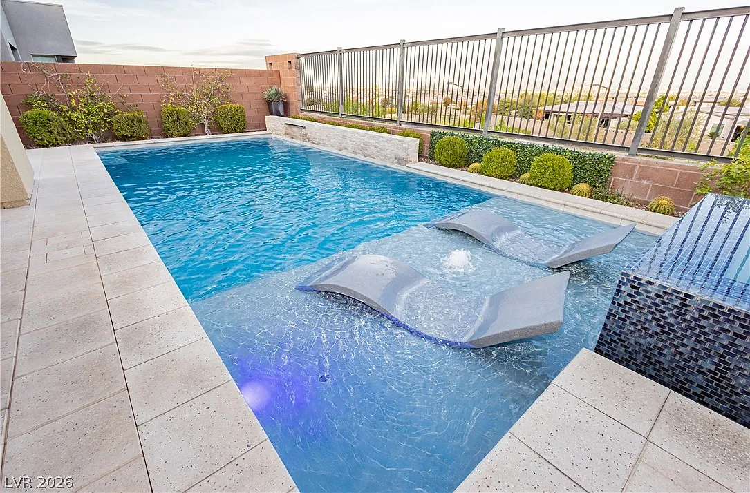 4 bed, 3.5 bath, 3275 sqft, $10,500 — Photo 4