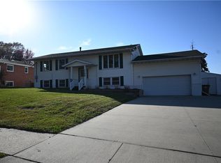 1732 19th Pl, West Des Moines, IA 50265