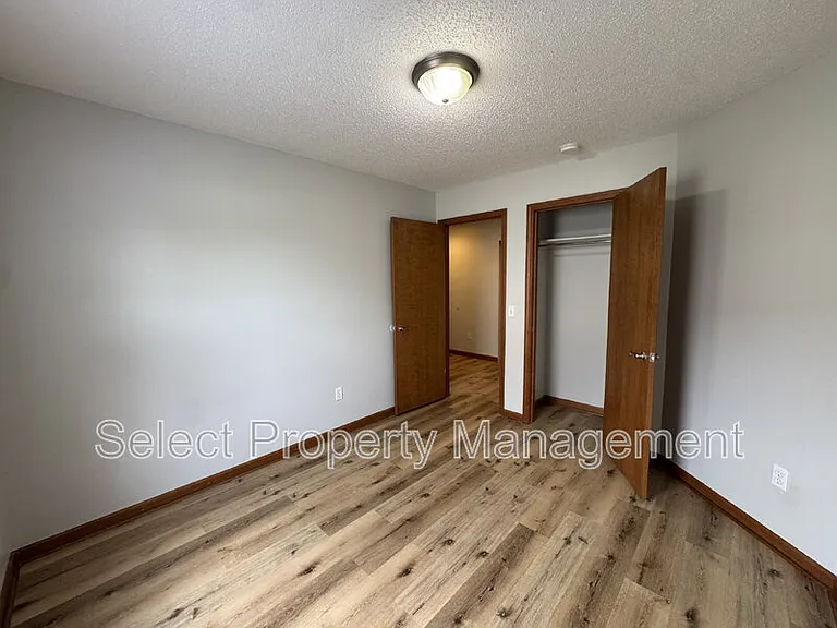 829 Willen Ln — Photo 10