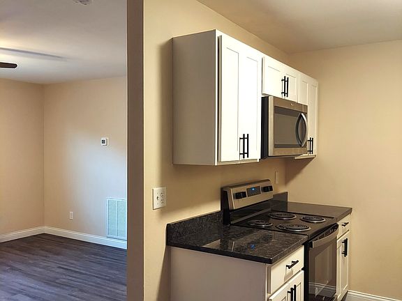 5th image of 52 Westwood Dr #13